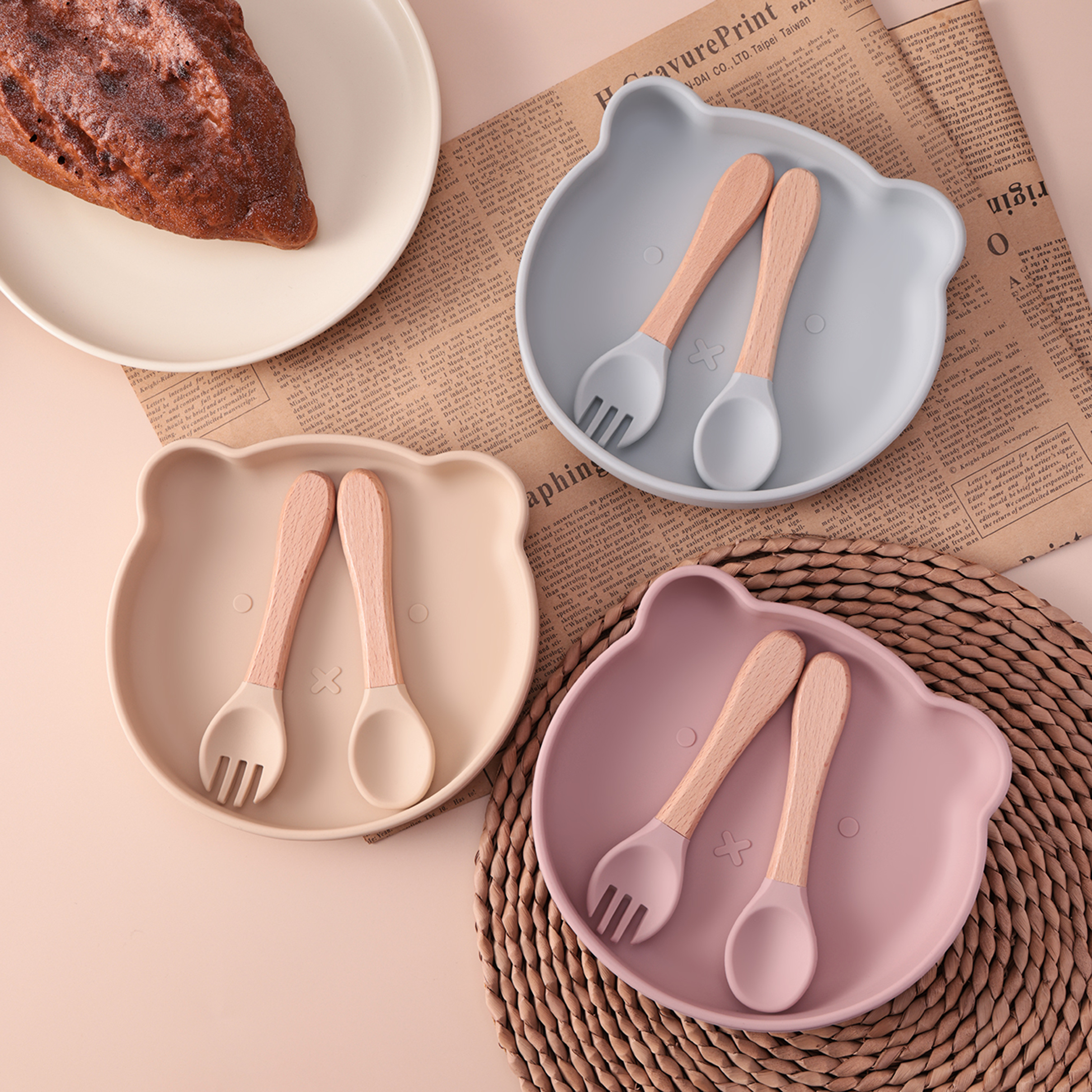 Baby Food Dispensing Spoon - 3PCS Cartoon Bear Silicone Suction Dishes
